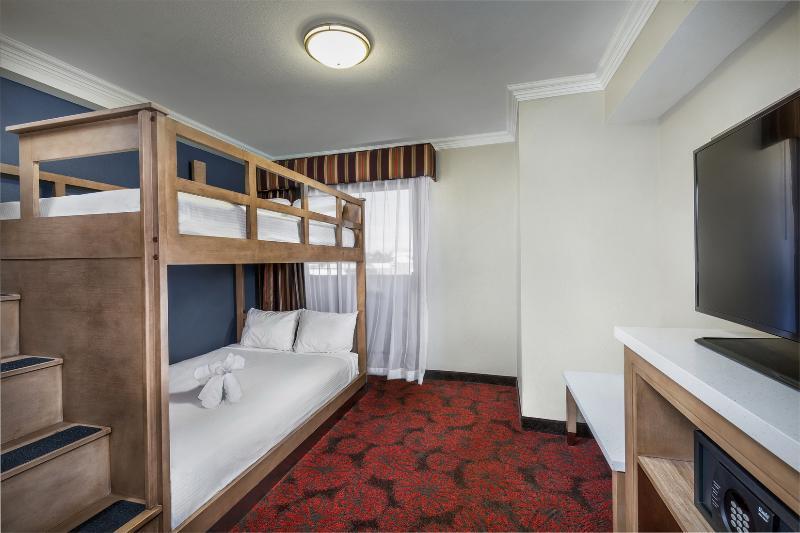 Desert Palms Hotel Anaheim Exterior photo